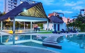 Apartamento exclusivo piscina, jaccuzi, céntrico.